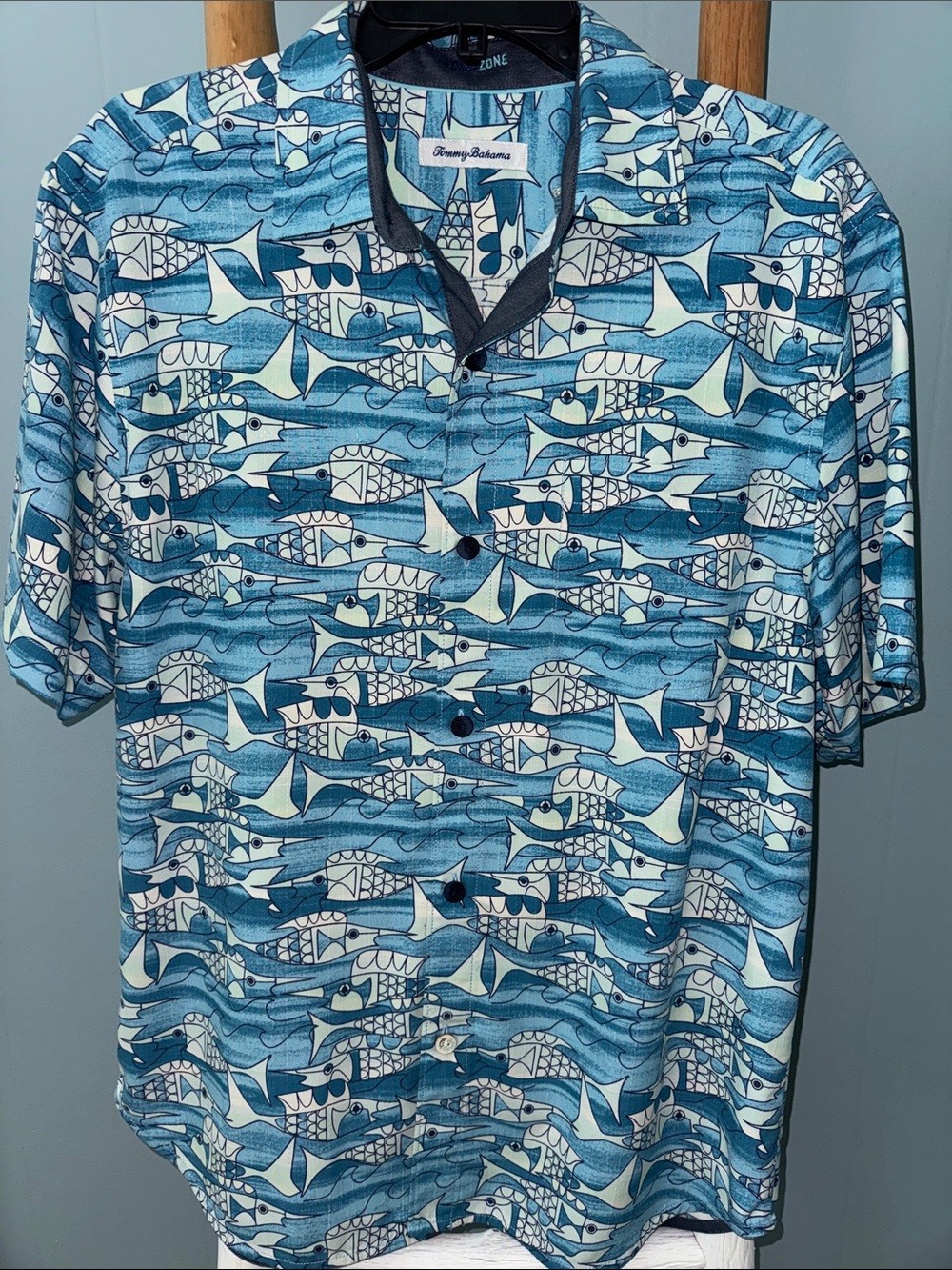 NWT Tommy Bahama Artist Series Blue Fish Bay Hawaiian Aloha Camp Shirt ~ Medium
